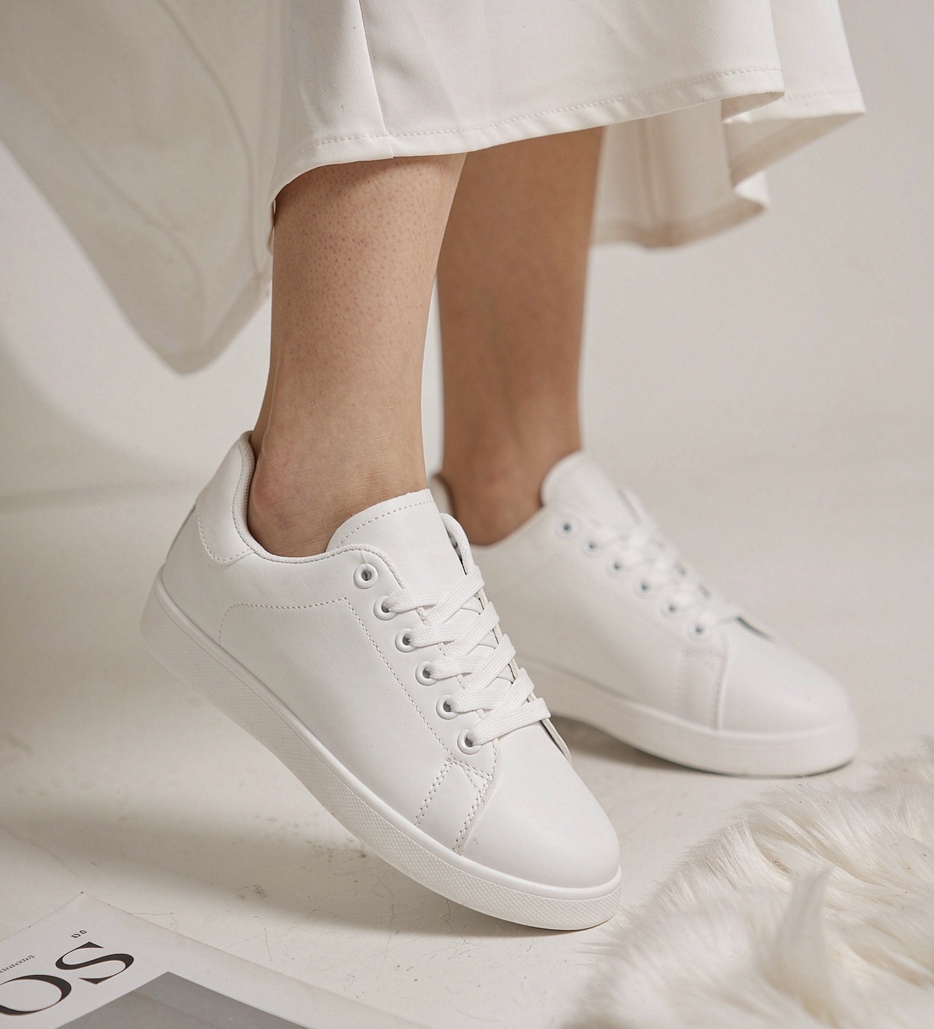 Plain white runners