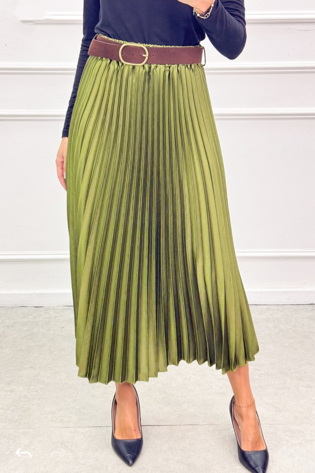 Pleated midi skirt